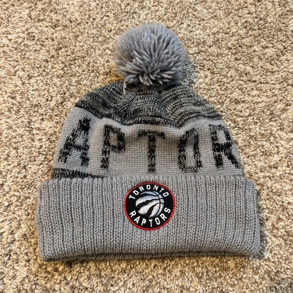 Mitchell & Ness TORONTO RAPTORS Winter Hat / Beanie w/Pom Stocking Cap - NBA - Picture 1 of 6